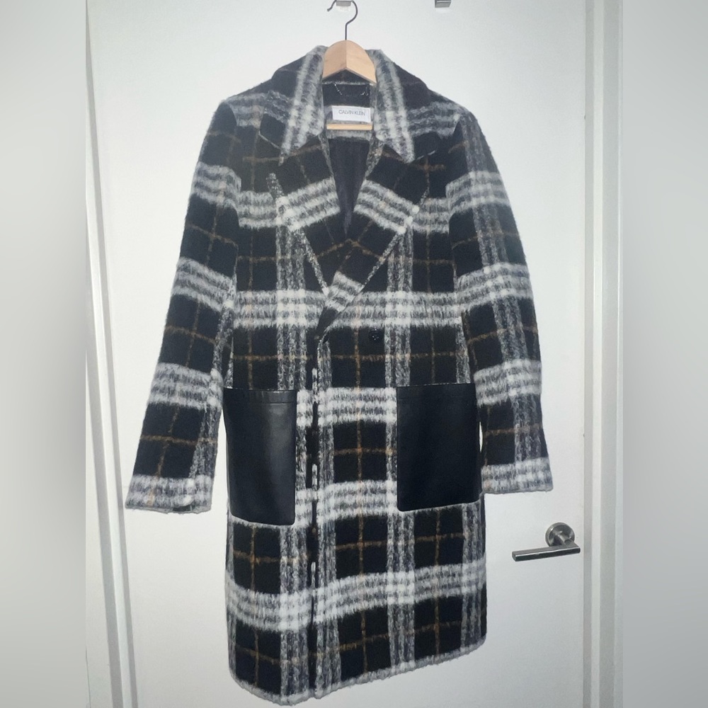 Calvin Klein
Large
Wore it once 
Bought it in Macy’s 
Selling for $150.